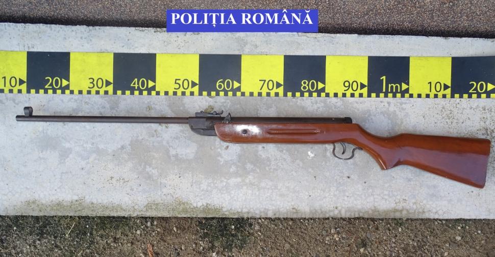 Asasinat plănuit pe Facebook. Bărbatul din Argeș, care amenința cu pistolul, a fost lăsat liber 722832