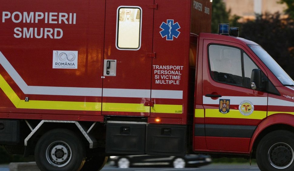Un bărbat beat a agresat un echipaj medical și a avariat o ambulanța SMURD, în Târgu Mureș