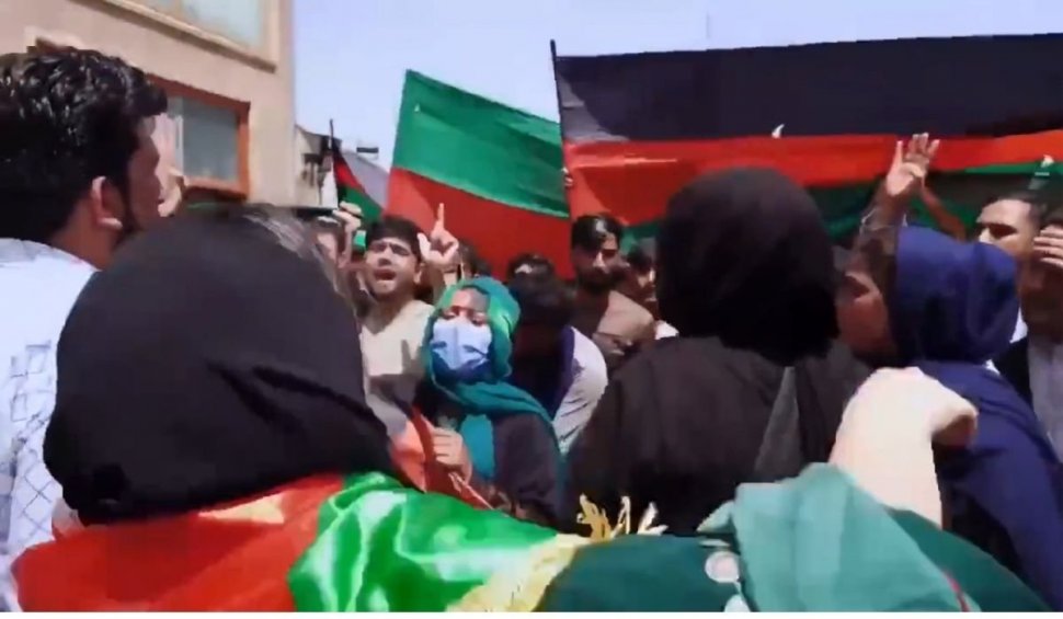Talibanii au instituit stare de asediu într-o regiune din Afganistan, în urma protestelor pentru libertate