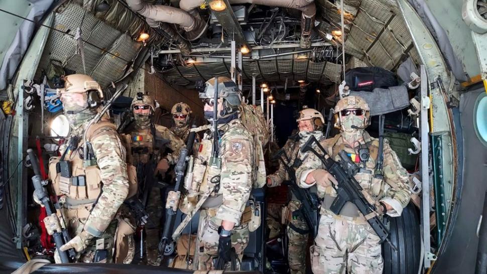 Ministerul Apărării a evacuat încă un român din Afganistan. Primele imagini de la operaţiune 722922