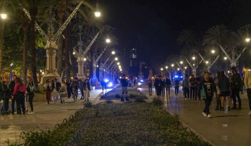 Restricţii de circulaţie pe timp de noapte la Barcelona, cerute de guvernul catalan, pentru "a controla cel de-al cincilea val al pandemiei"