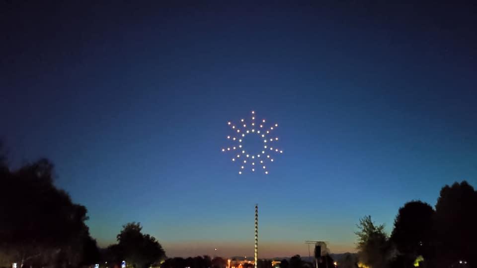 Spectacol de lumini, unic în România, în premieră la Coloana Infinitului a lui Brâncuși. S-au folosit 50 de drone 723061