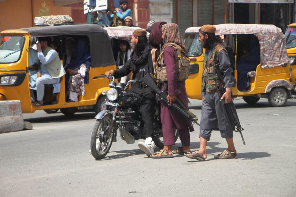 Cad măștile la Kabul, iar talibanii s-au schimbat, într-adevăr 723082