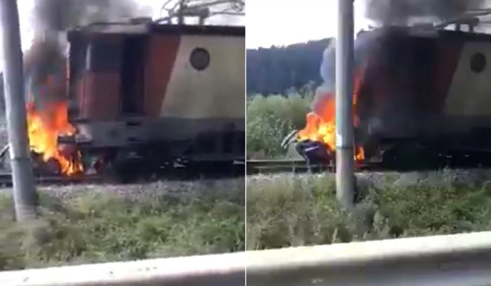 Doi oameni au murit carbonizaţi într-o maşină târâtă sute de metri pe calea ferată, după un accident de tren în Miercurea Ciuc