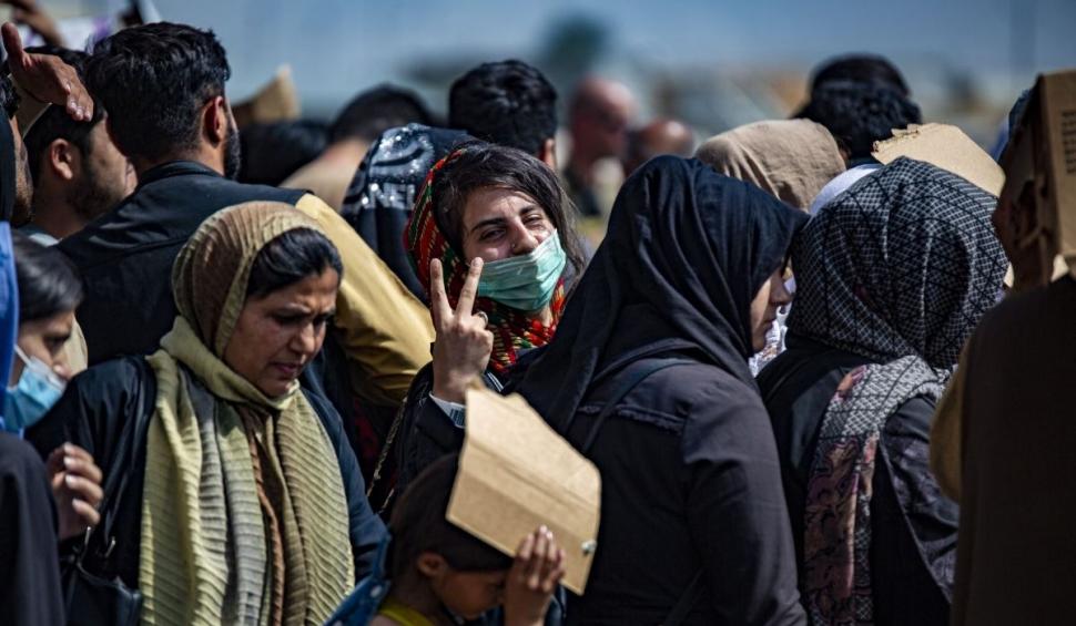 Mărturiile afganilor evacuați și aventura lor către libertate: "Talibanii ne bat, trăim în teroare" 723240