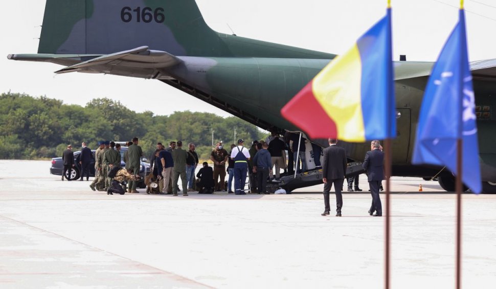 Ultimul român rămas în Afganistan a fost evacuat: "A fost preluat de un zbor asigurat de parteneri internaţionali"