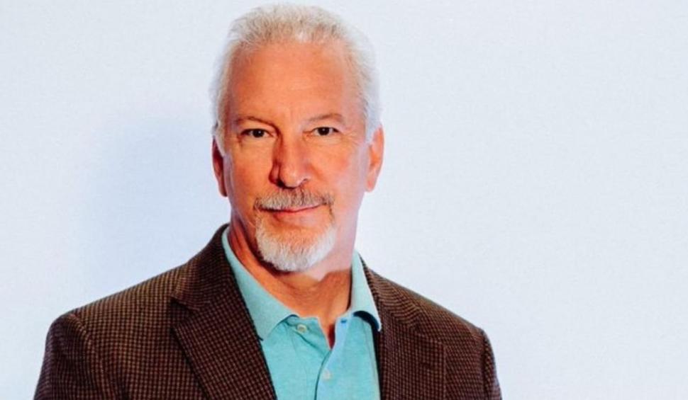 Un important prezentator de radio antivaccinist a murit din cauza Covid-19. „A regretat că nu s-a vaccinat” 723257