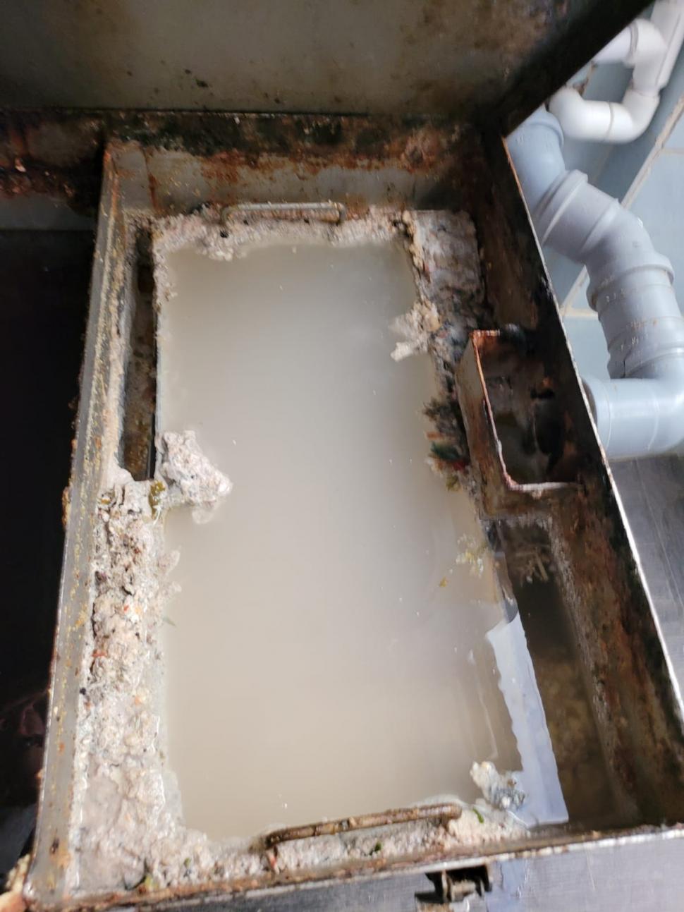 Alimente expirate de șapte ani la un hotel din Delta Dunării  723365