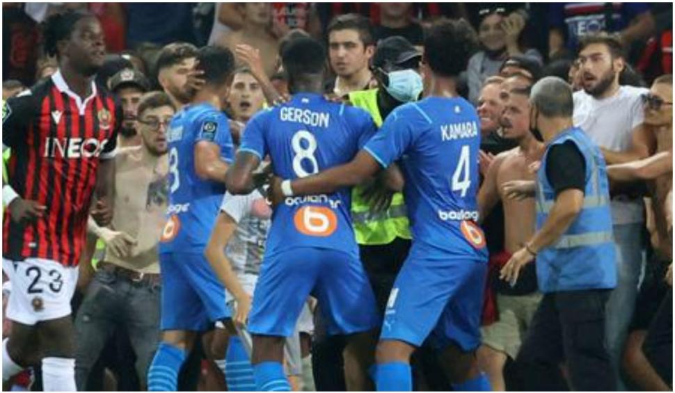 Bătaie generală în Franţa: Fanii lui Nice au invadat terenul în meciul cu Marseille 723326