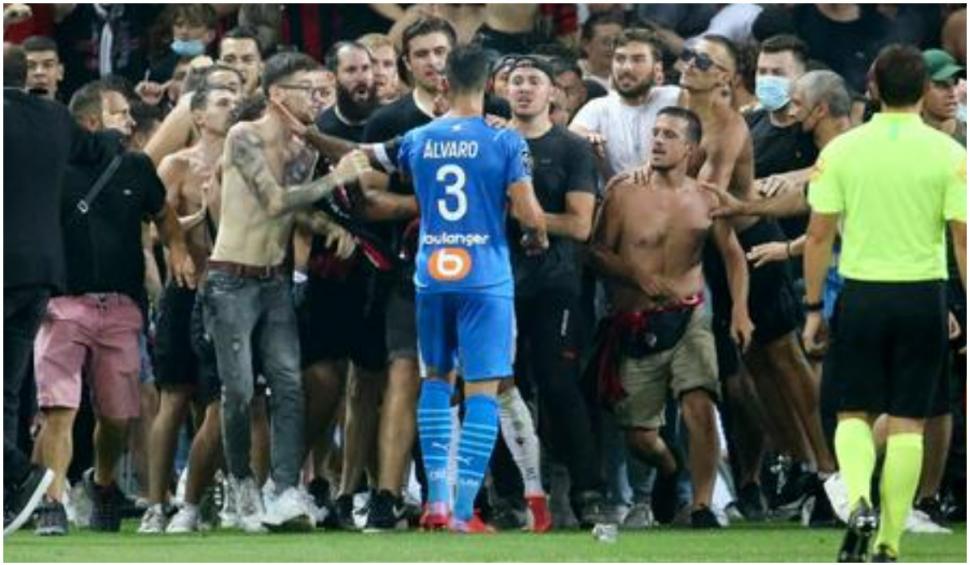 Bătaie generală în Franţa: Fanii lui Nice au invadat terenul în meciul cu Marseille 723327