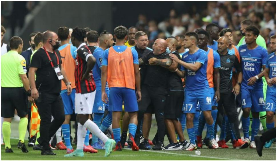 Bătaie generală în Franţa: Fanii lui Nice au invadat terenul în meciul cu Marseille 723329