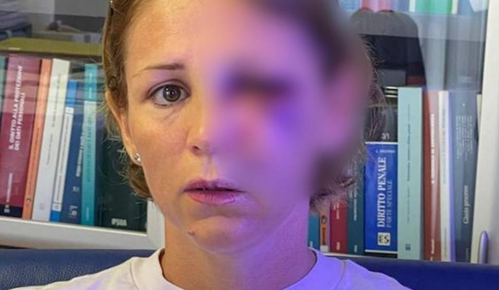 O româncă a fost bătută cu bestialitate într-un magazin din Italia. Niciun cumpărător nu a intervenit pentru a o ajuta 723646