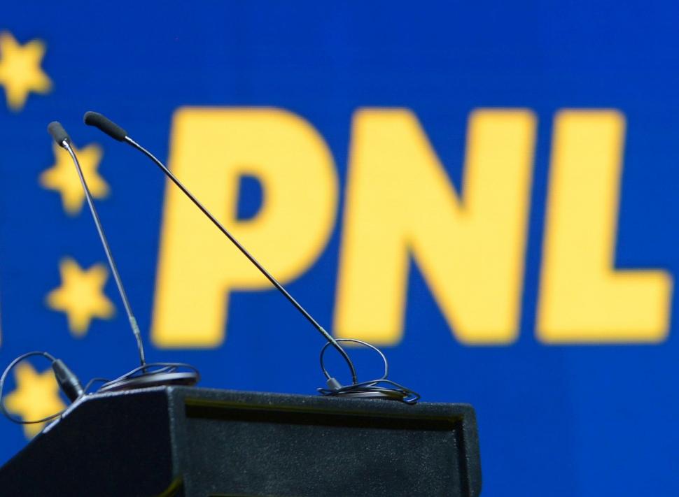 Demisie în vârful PNL. Cîmpeanu: ”A renunțat la a mai fi președinte, și-a dat demisia!”