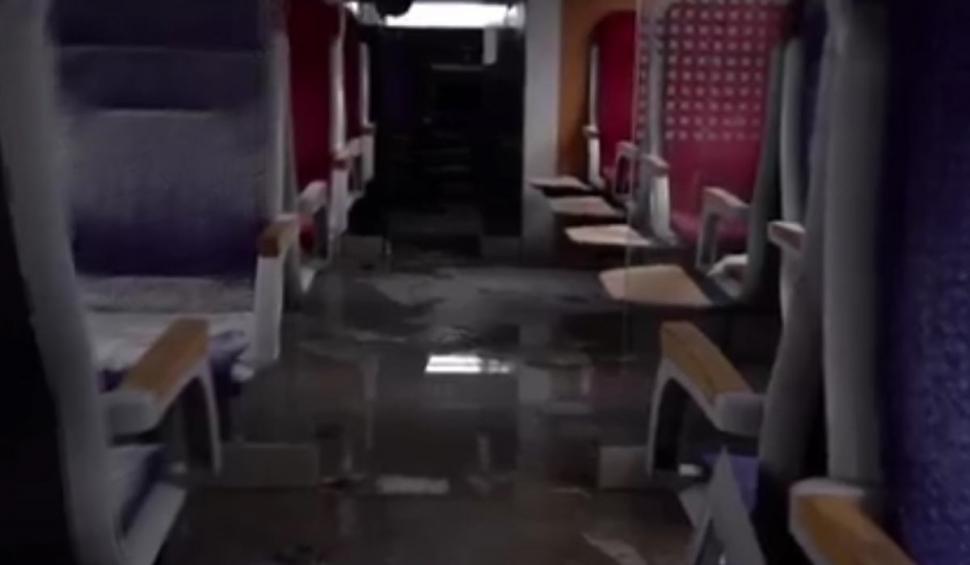 Un tren cu 110 pasageri a luat foc în gara Titu din Dâmbovița 723784