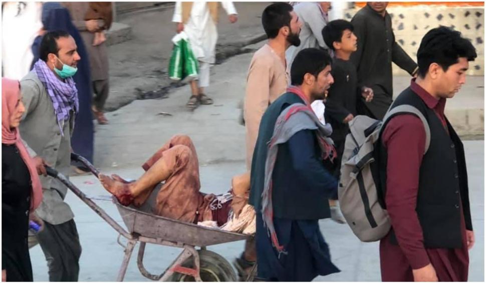 Bilanț tragic după atacurile sinucigașe de lângă aeroportul din Kabul: cel puțin 100 de morți. Gruparea ISIS-K a revendicat atacul și a postat o poză cu sinucigașul 723943