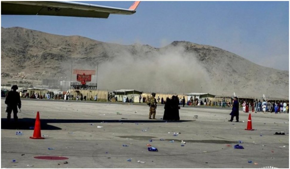 Bilanț tragic după atacurile sinucigașe de lângă aeroportul din Kabul: cel puțin 100 de morți. Gruparea ISIS-K a revendicat atacul și a postat o poză cu sinucigașul
