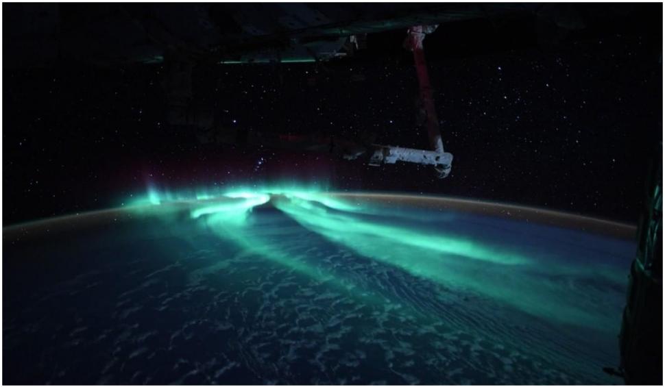 Un astronaut de pe Stația Spațială Internațională a publicat fotografii spectaculoase cu Aurora astrală 724055