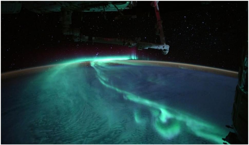 Un astronaut de pe Stația Spațială Internațională a publicat fotografii spectaculoase cu Aurora astrală 724056