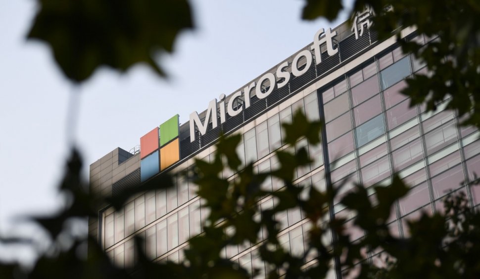 Microsoft a cerut clienților serviciului de cloud Azure să-și schimbe parolele, după ce o bază de date a fost compromisă