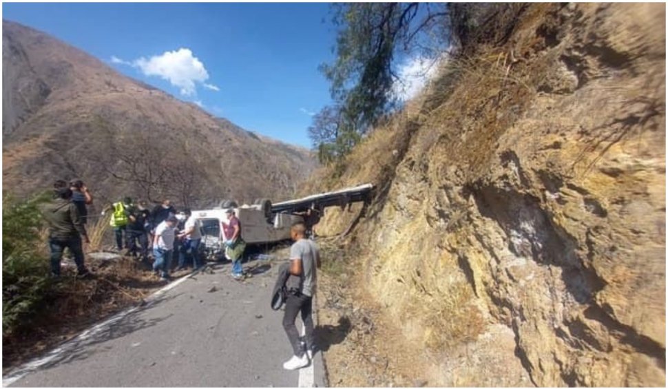 Grav accident în Peru: cel puțin 15 morți după ce un autobuz a căzut într-o prăpastie