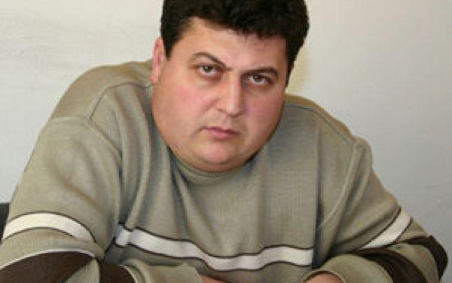 Fost primar, condamnat să dea cu mătura la primărie, după ce a obţinut ilegal bani europeni  724155