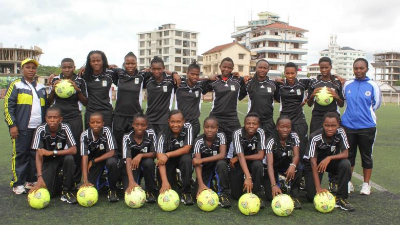 Reacția unei echipe de fotbaliste după ce șeful statului le-a spus că sunt prea urâte pentru a se mărita 724186