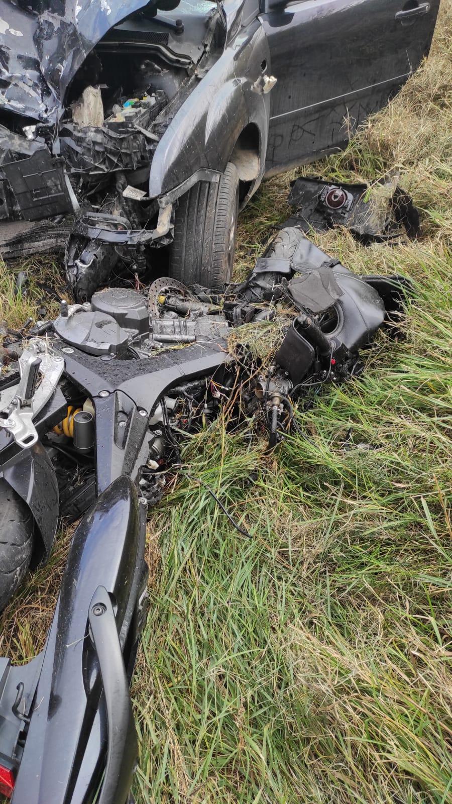 Tânăr motociclist, mort după ce s-a izbit de o mașină, în Costești, Iași 724211