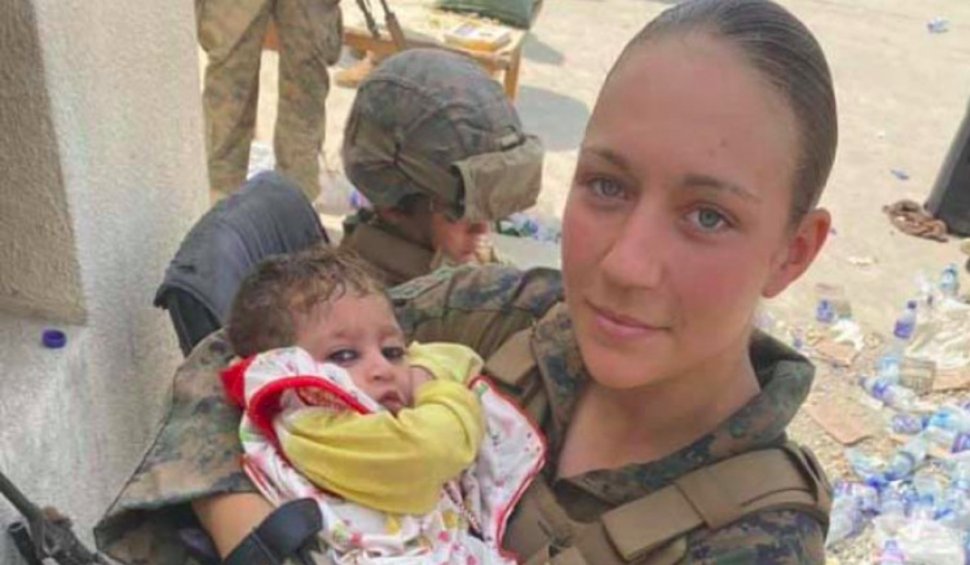 Ea este unul dintre militarii americani uciși în atentatul de la Kabul: Nicole Gee avea doar 23 de ani și îngrijea bebelușii afgani salvați pe aeroport