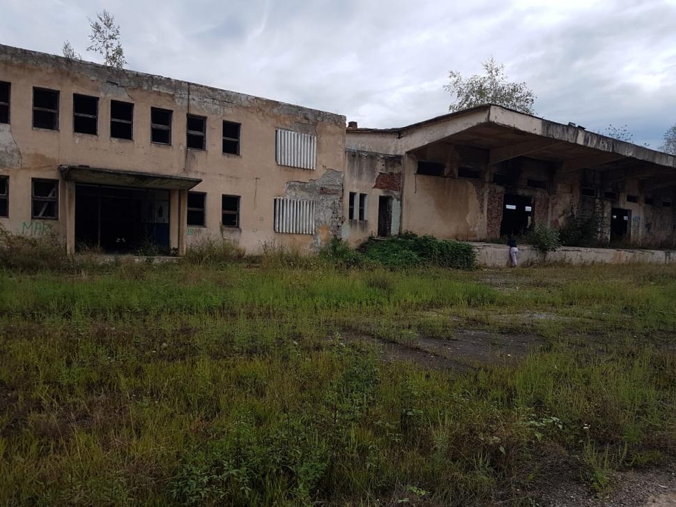 Un tânăr din Reşiţa i-a scris mamei un bilet de adio pe un CV, apoi şi-a pus capăt zilelor 724599