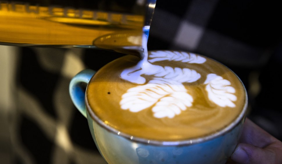 Cafeaua a ajuns la cel mai mare preț din ultimii patru ani și se va scumpi cu încă 15%