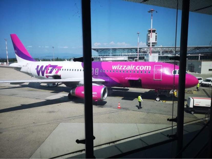 Wizz Air anunță că introduce vaccinarea obligatorie pentru membrii echipajului