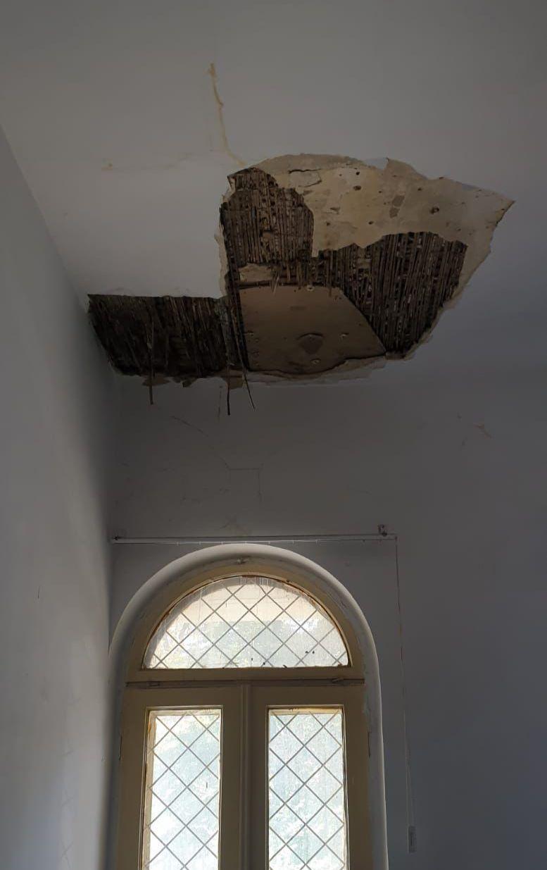 Tavanul Secției 3 de Poliție a Capitalei s-a prăbușit. ”Raportăm: ne cade tavanul în cap!”  724902