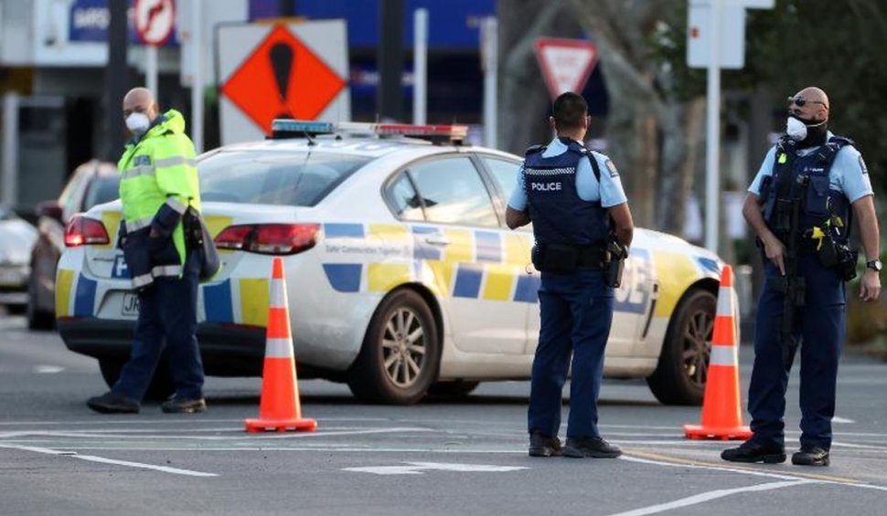 Atacatorul inspirat de ISIS, eliberat în luna iulie de autoritățile din Noua Zeelandă și supravegheat de 30 de polițiști