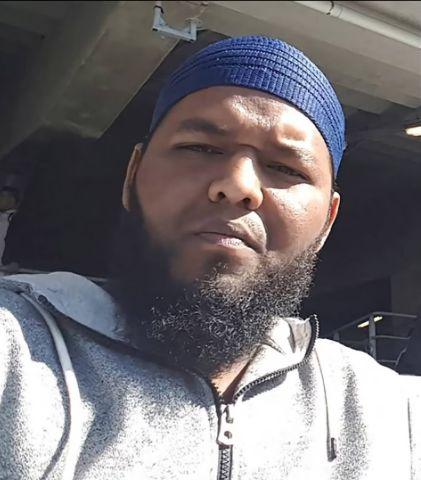 Acesta este adeptul ISIS care a înjunghiat 7 persoane la Auckland. La momentul atacului, polițiștii așteptau liniștiți să iasă din magazin 725289