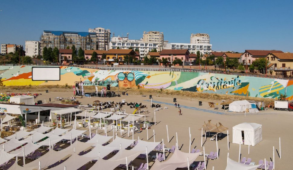Pictură murală care purifică aerul inaugurată în premieră pe o plajă din Constanţa. Autorii vor să o înscrie în Cartea Recordurilor