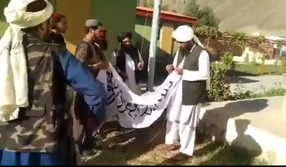 Ahmad Massoud îi cheamă pe afgani la revoltă națională împotriva talibanilor. Militații i-ar împiedica pe americani să plece din țară la Mazar-i-Sharif