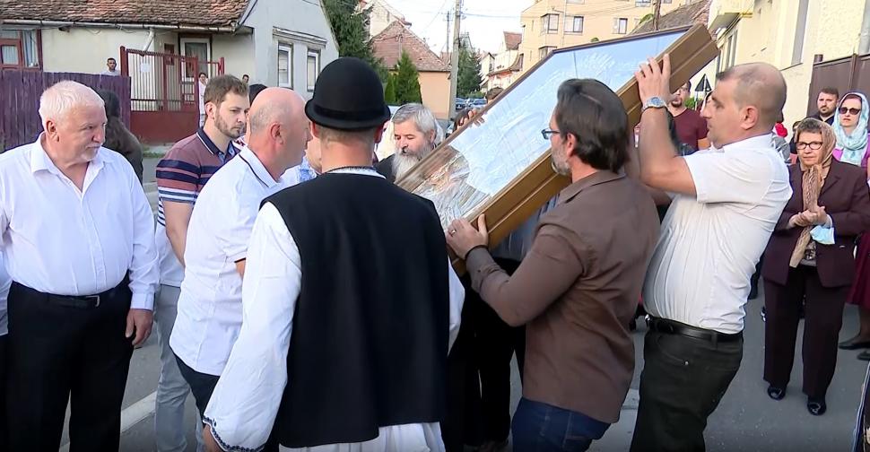 Icoana făcătoare de minuni a Maicii Domnului, Paramithia, în pelerinaj prin ţară. Preot Vasile Ioana: Asta trebuie să spui pentru a primi grabnic ajutor! 725676