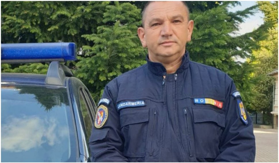 Un jandarm din Craiova a salvat trei oameni grav răniţi, dintr-o maşină în flăcări