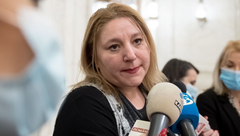 Diana Șoșoacă, acuzată că a oprit vaccinarea într-o localitate carantinată