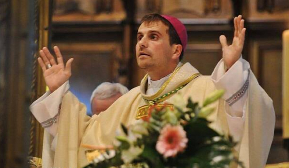 Motivul controversat pentru care un episcop, o stea în ascensiune în Biserica Catolică din Spania, şi-a dat demisia