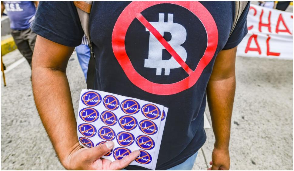 Un val de proteste anti-Bitcoin a apărut în El Salvador, după ce acesta a scăzut cu 10% în prima zi după ce a fost adoptat ca mijloc legal de plată 725879