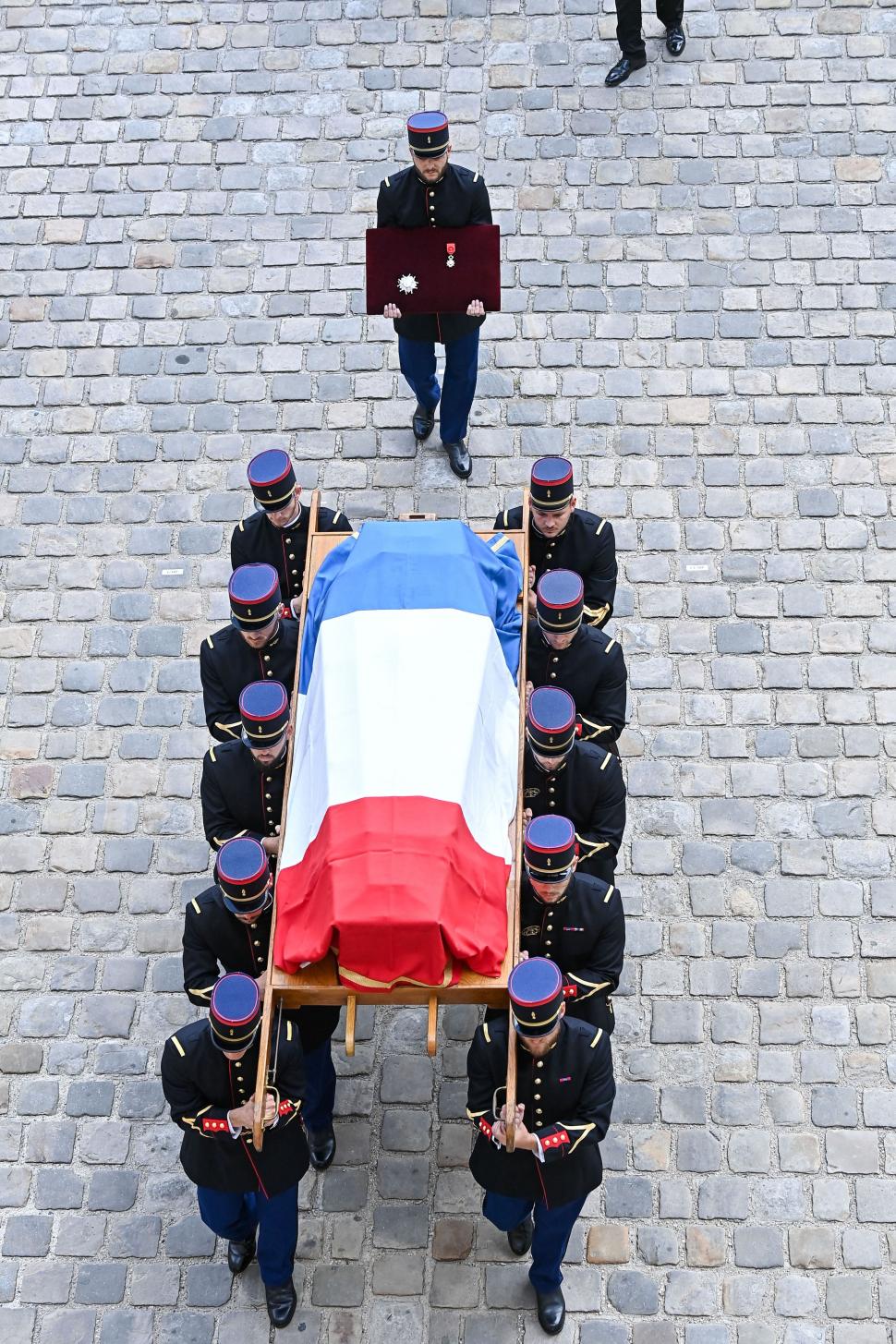 Emmanuel Macron, tribut emoționant adus marelui actor Jean-Paul Belmondo, la funerariile acestuia de la Paris 726205