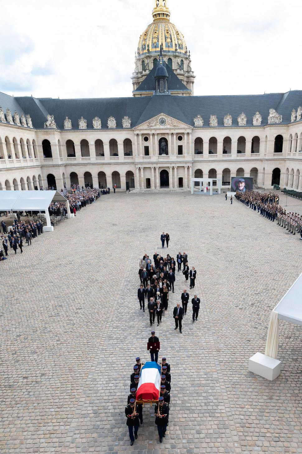Emmanuel Macron, tribut emoționant adus marelui actor Jean-Paul Belmondo, la funerariile acestuia de la Paris 726206
