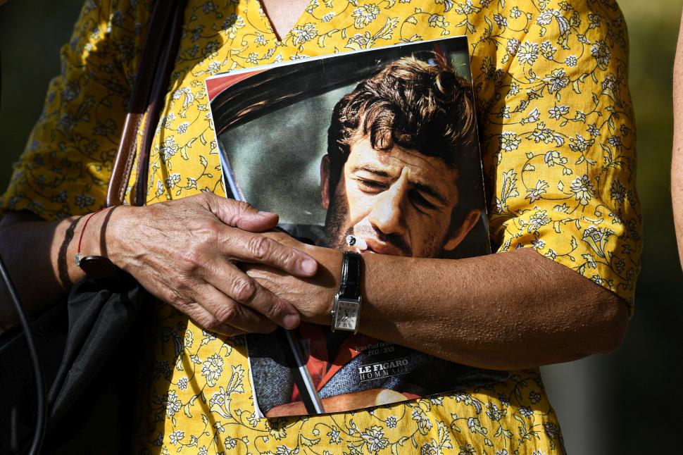 Emmanuel Macron, tribut emoționant adus marelui actor Jean-Paul Belmondo, la funerariile acestuia de la Paris 726208