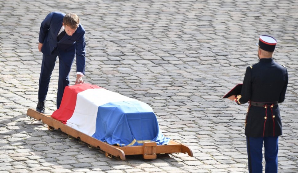 Emmanuel Macron, tribut emoționant adus marelui actor Jean-Paul Belmondo, la funerariile acestuia de la Paris
