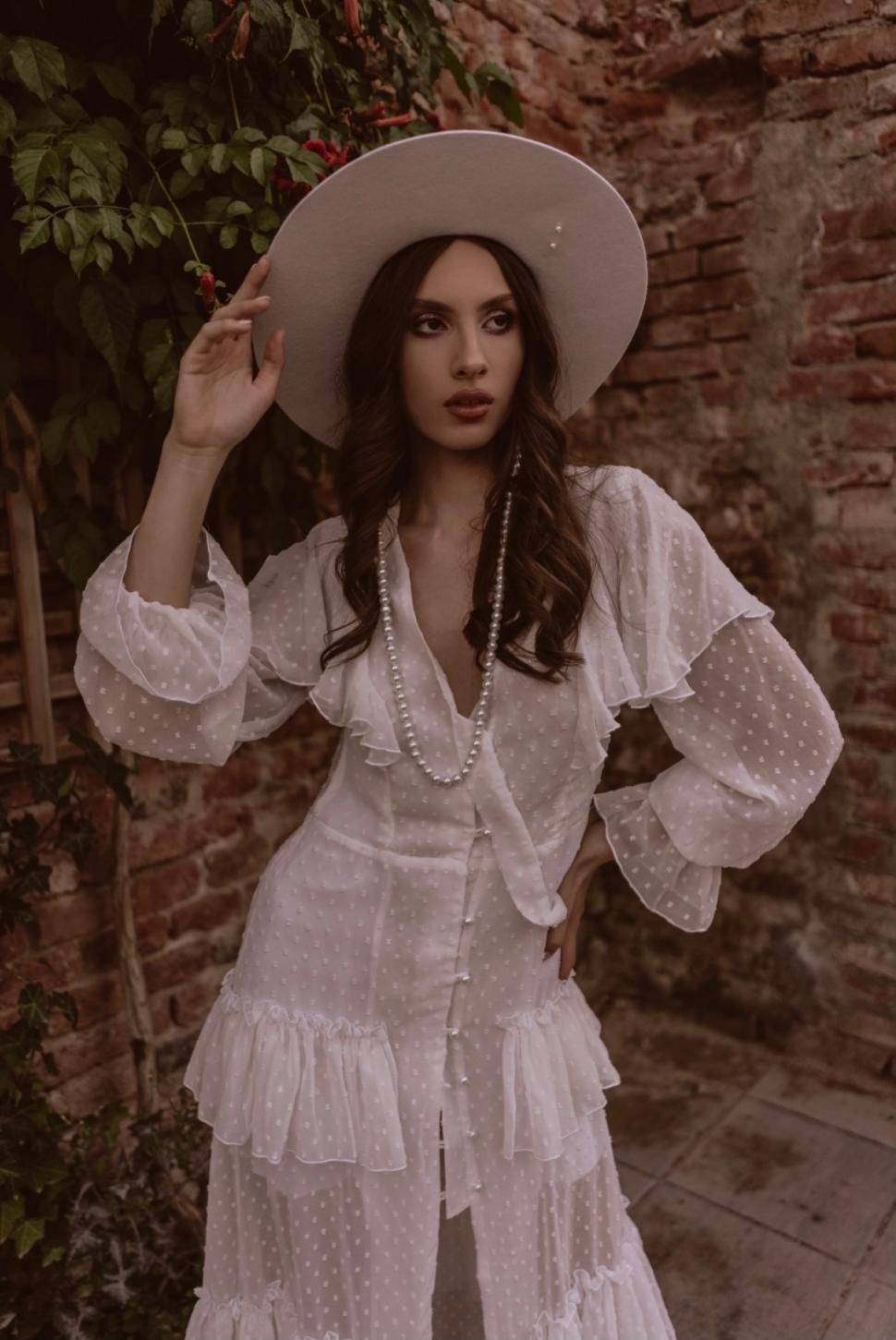 O româncă de 16 ani uimește lumea modei. Janine Minea, noua vedetă a podiumului 726279