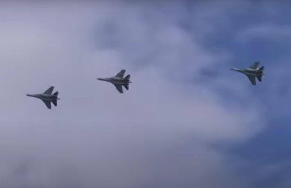 Rușii se joacă iar de-a războiul. Moscova și aliații săi simulează în Belarus un conflict armat cu NATO 726218