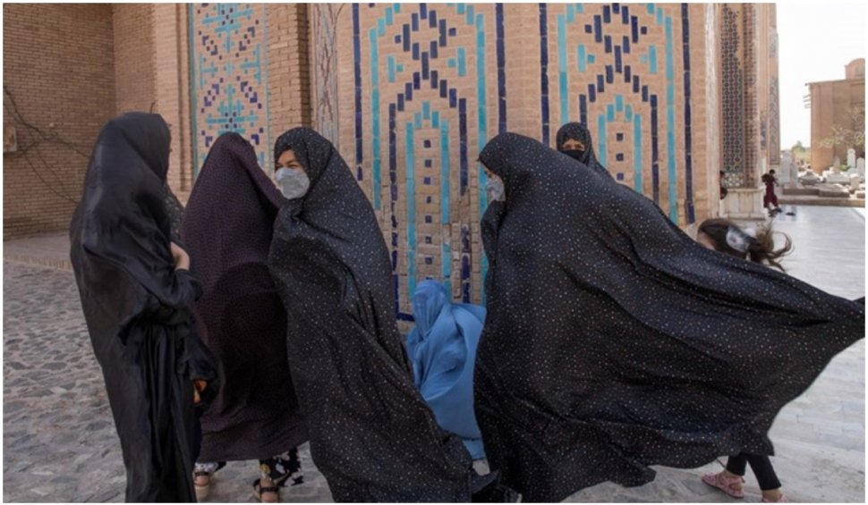 Talibanii le vor permite femeilor să studieze la universitate, cu condiția să  fie separate de bărbaţi