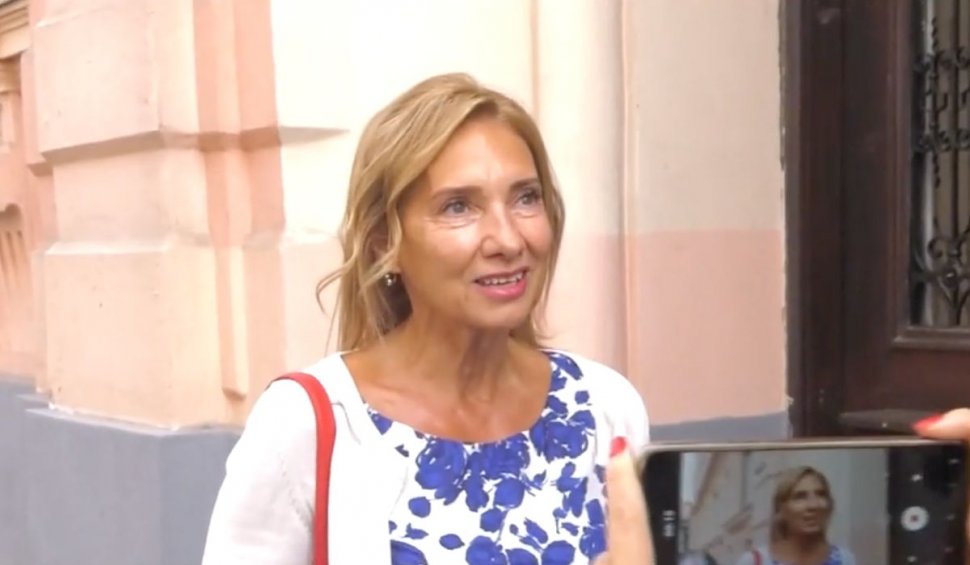 Carmen Iohannis, soția președintelui, este diriginte la clasa a XII-a la un liceu din Sibiu