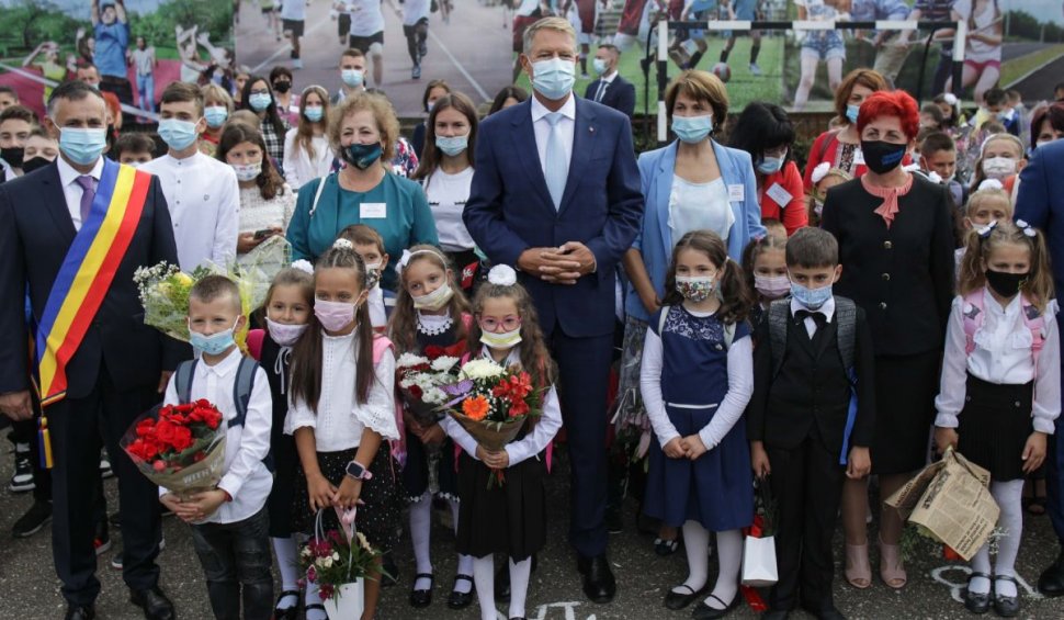 Klaus Iohannis, mesaj la începutul anului școlar: ”Vaccinarea este esențială”